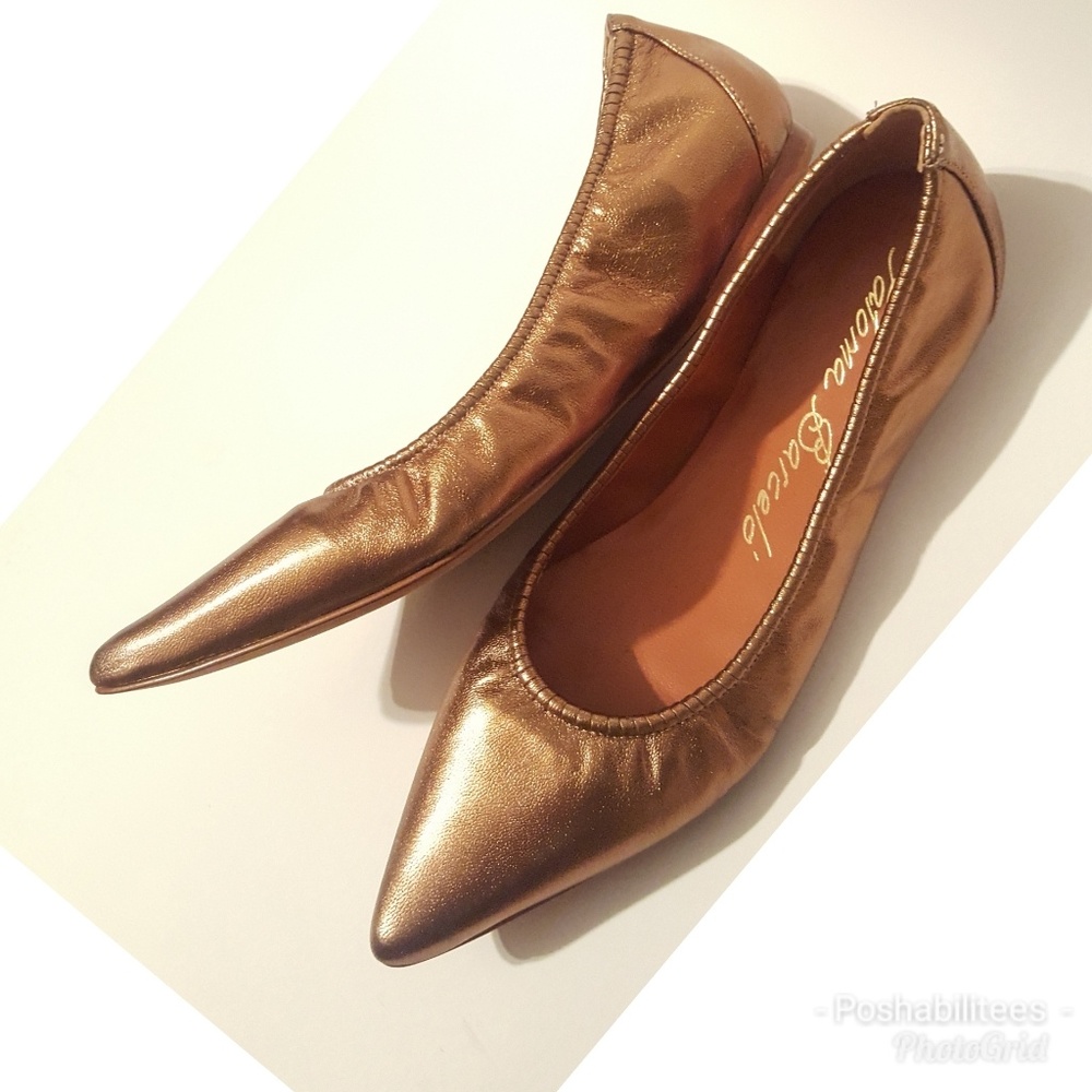 NEW Paloma Barcelo metallic leather flats
